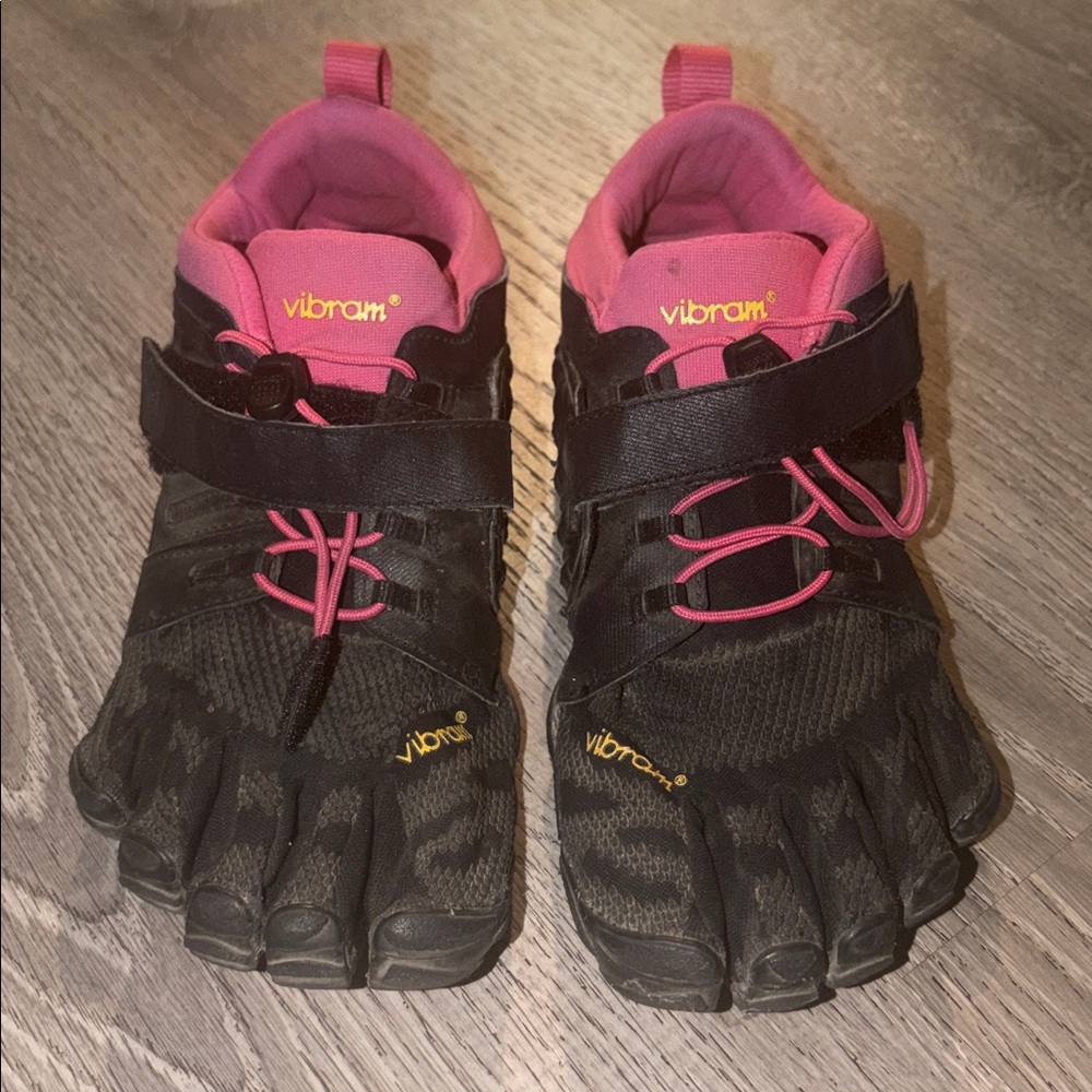 Women’s Vibram FiveFingers V-train Shoes | Hot Pink & Black | EU 40 : US 8.5-9